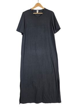 Bodybag by Jude Minimalist T-shirt  Midi Dress Crew Neck w/side slit - Black